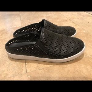 Steve Madden slip on tennis shoe